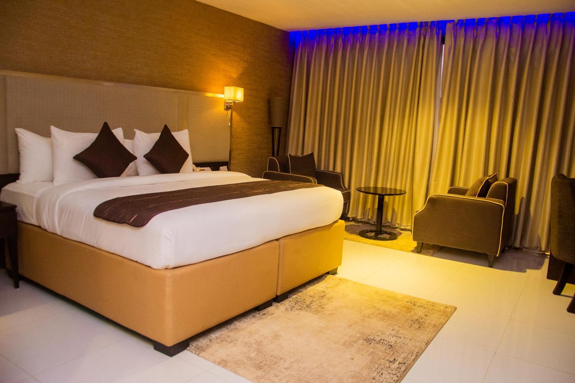Boulevard Owerri Hotel Exterior photo