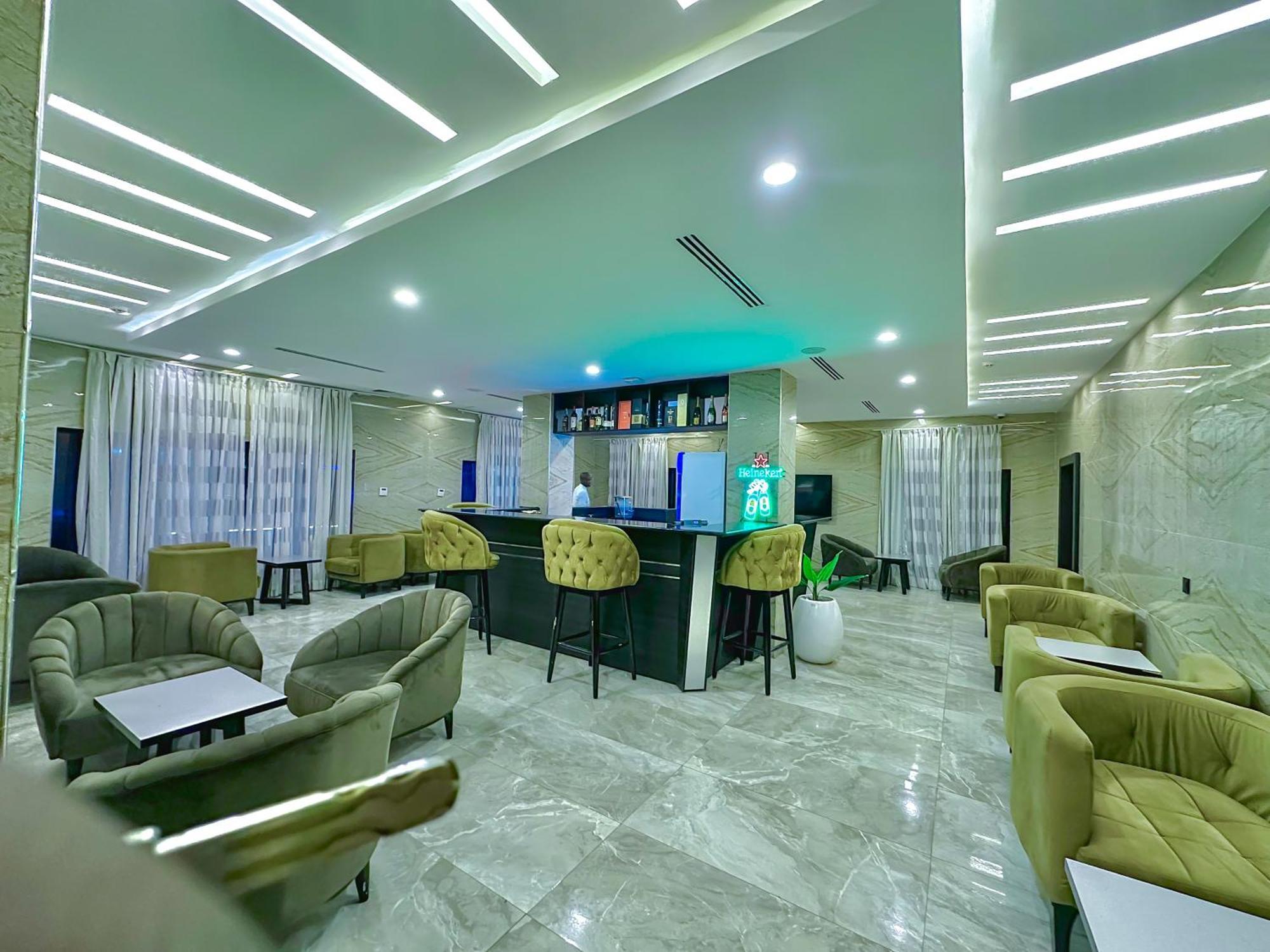 Boulevard Owerri Hotel Exterior photo